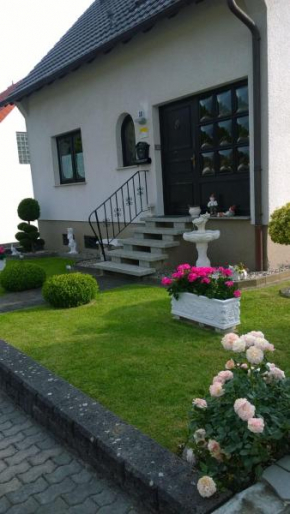 Гостиница Ferienwohnung Dernbecher  Саарбрюккен